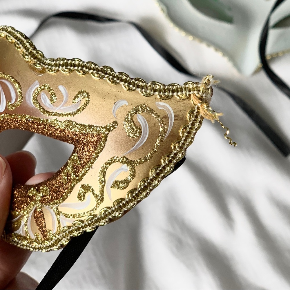 Masquerade Mask - Picture 8 of 10